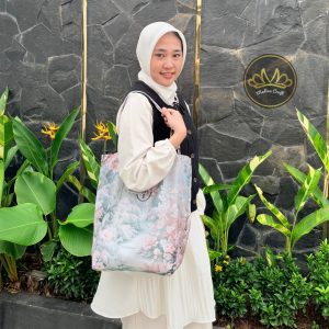 Alternative view of Bella Bag